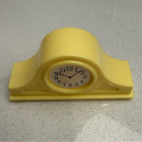 Vintage Playskool Victorian Dollhouse Yellow Mantel Clock 1990s - Picture 3 of 7